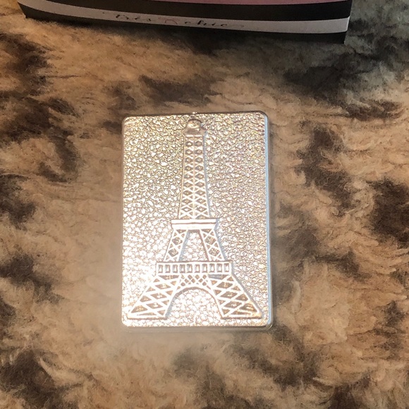 Paris Eiffel Tower Compact Mirror & Paris gift bag - Picture 3 of 4